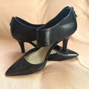 Black Ankle Strap Pump